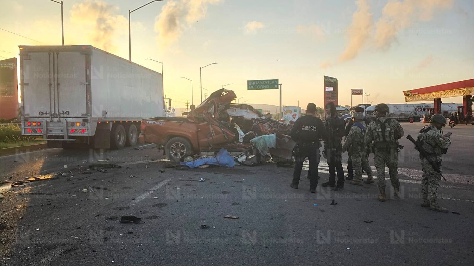Tres personas fallecidas en accidente en La Costerita en Culiacán