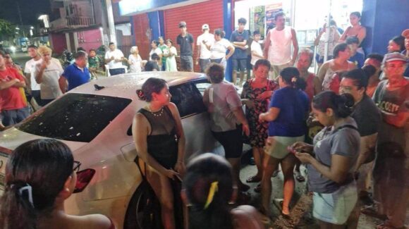 Turistas de CDMX atropellan a cuatro personas en Acapulco; intentan lincharlos