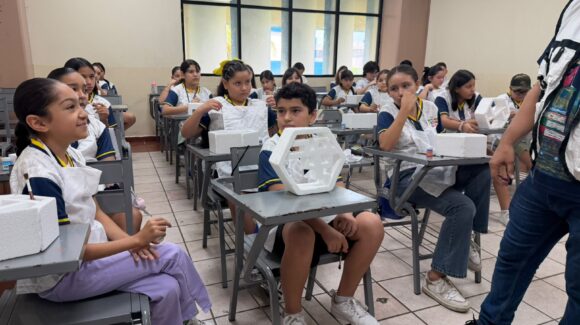 ‘Ciencia que se pinta y se aprende’, UAS acerca la arquitectura a niñas y niños en Mazatlán, Sinaloa