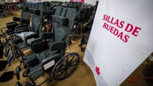 abre beneficencia publica apoyos a quienes menos tienen silla