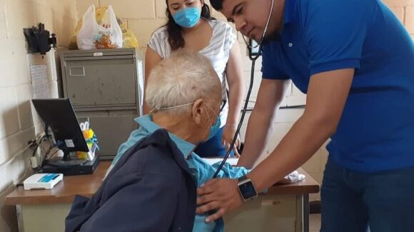 Nueve de los 14 abuelitos del asilo de Guasave son hombres; invitan a caravana de apoyo