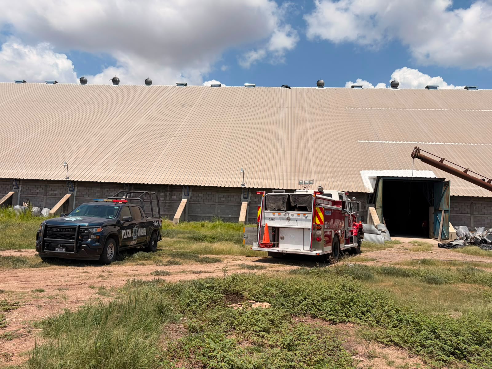 Trabajador queda atrapado en silo tras caerle una gran cantidad de maíz, en Angostura