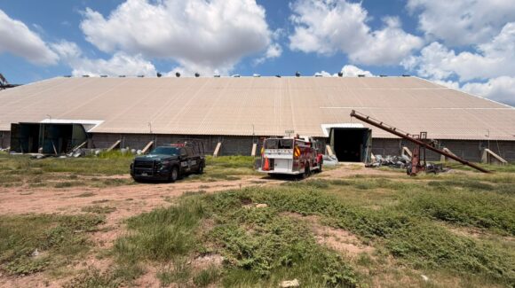 Tras horas de maniobras, rescatan sin vida a trabajador atrapado en un silo de maíz en Angostura, Sinaloa