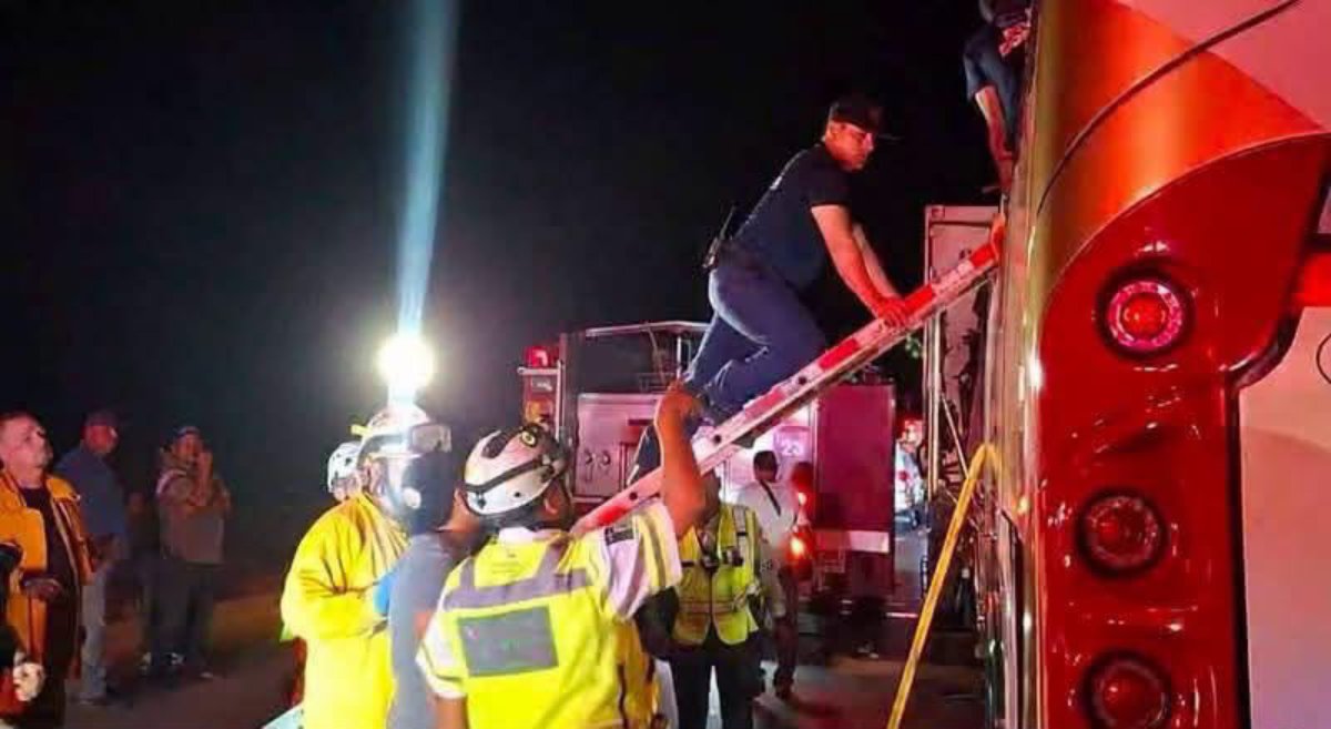 accidente de autobus en sonora bomberos