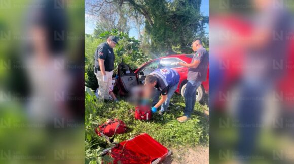 Accidente frontal deja 5 lesionados, entre ellos 3 menores de edad, en Charay, El Fuerte, Sinaloa