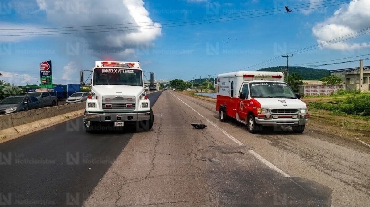 Aparatosa volcadura en la México 15 deja un hombre lesionado al sur de Mazatlán