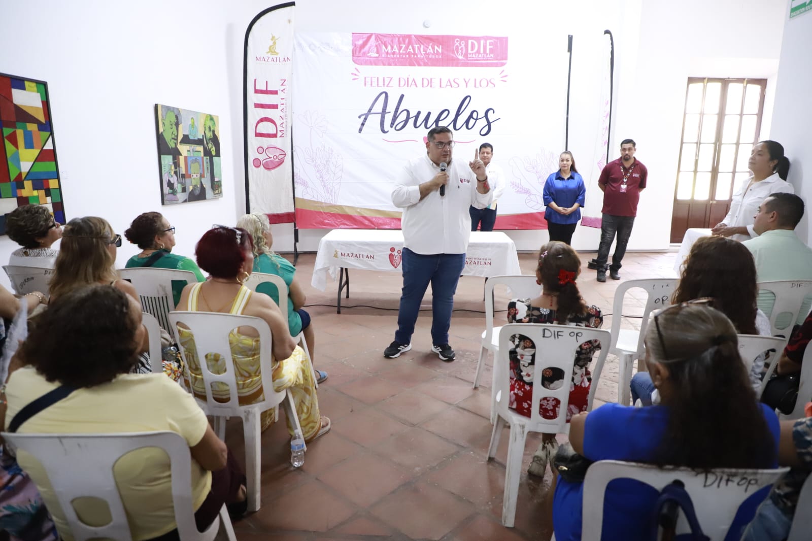 Actividad por el Día de las y los Abuelos en Mazatlán