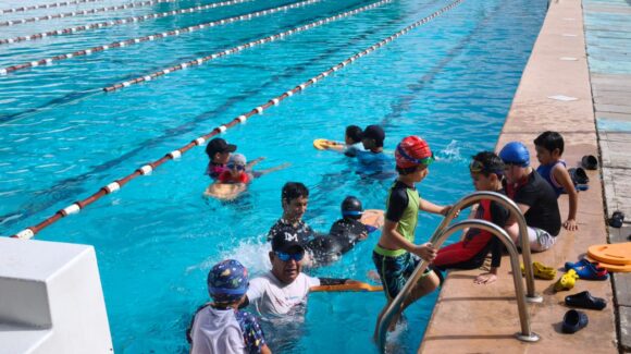 ¡A nadar en vacaciones! IMDA impulsa campamento infantil de natación en Ahome