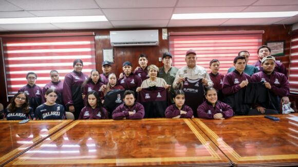 La alcaldesa Cecilia Ramírez abandera a guasavenses rumbo a la Paralimpiada Estatal 2026