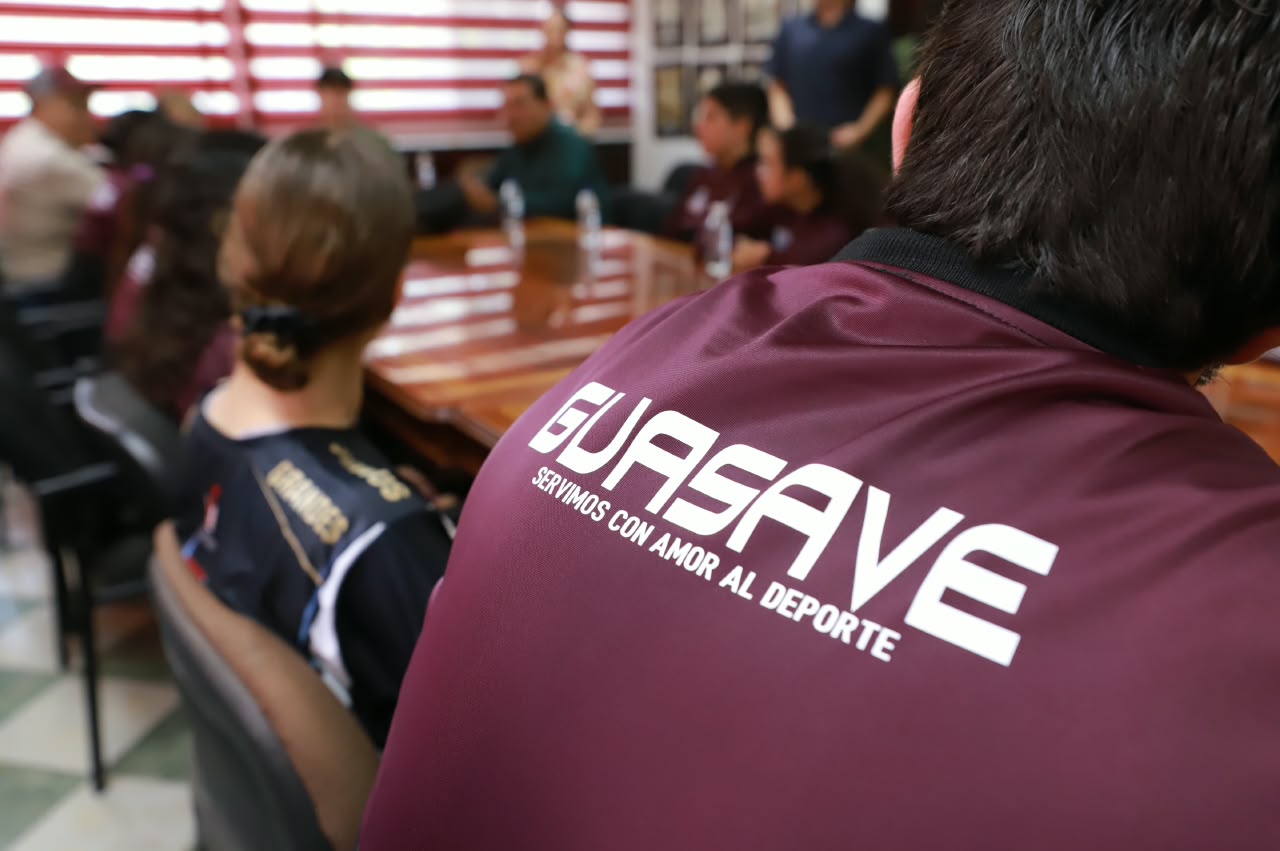 Alcaldesa de Guasave abandera a paratletas que irán a etapa estatal de Paralimpiada Nacional Conade