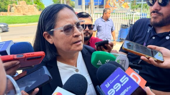 Militares dejarán escuelas antes del regreso a clases, pero permanecerán en Mazatlán: Minerva Osuna