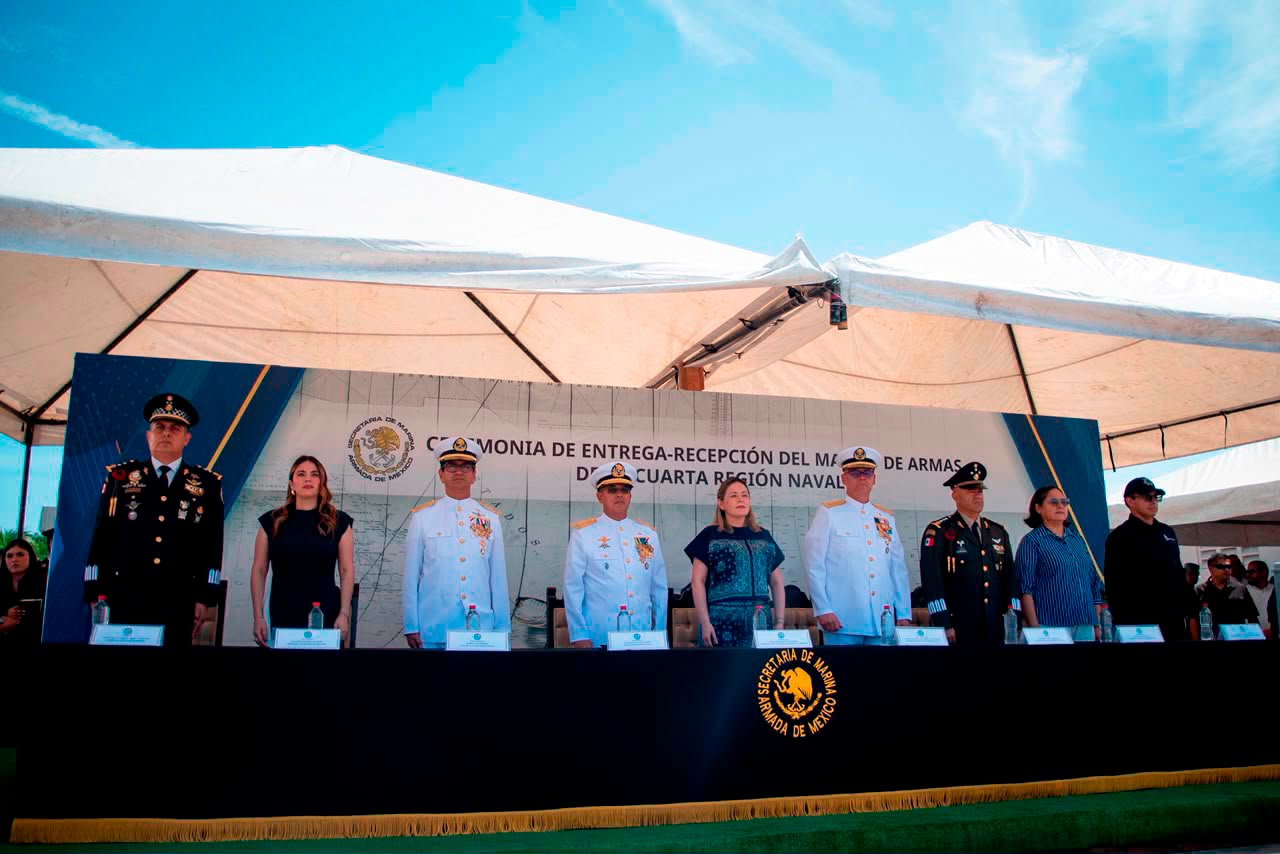 Ramos Villarreal es testigo de ceremonia de entrega-recepción del mando de armas de la Cuarta Región Naval