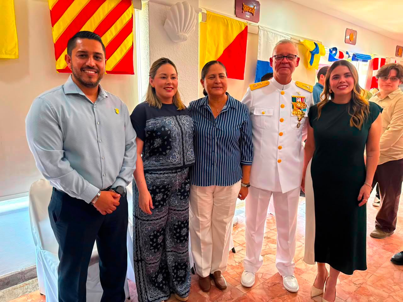 Ramos Villarreal es testigo de ceremonia de entrega-recepción del mando de armas de la Cuarta Región Naval