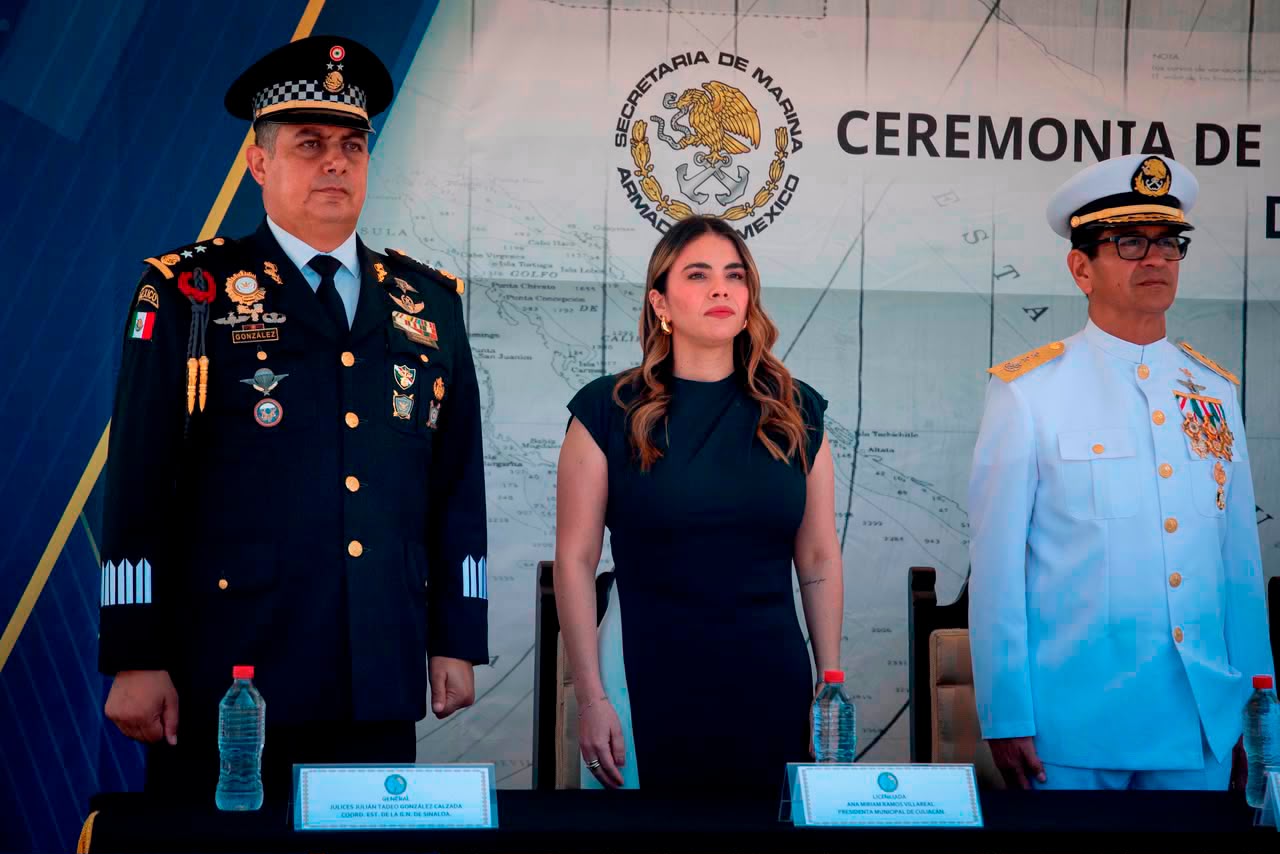 Ramos Villarreal es testigo de ceremonia de entrega-recepción del mando de armas de la Cuarta Región Naval