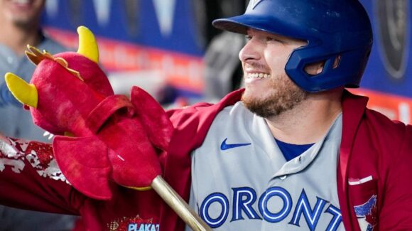 Alejandro Kirk conecta su cuarto home run del año con los Blue Jays de Toronto