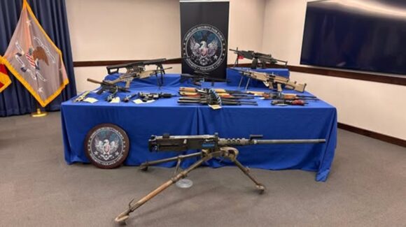 Desarticulan organización dedicada a conseguir armas en Arizona para contrabandear a México