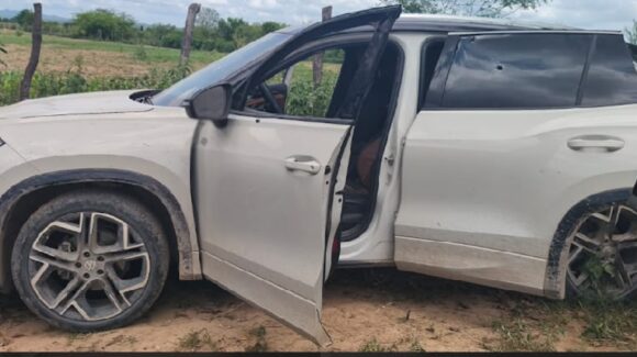 Operativos en la zona rural de Mazatlán, Sinaloa, dejan explosivos, arsenal y un vehículo asegurado