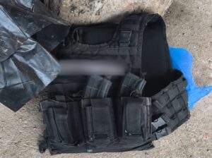 Explosivos y arsenal asegurado en zona rural de Mazatlán