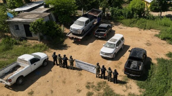 Aseguran cuatro vehículos blindados y con reporte de robo en Sanalona, Culiacán, Sinaloa