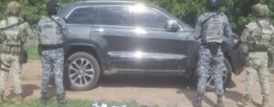 aseguran dos vehiculos armas largas y casi 200 cartuchos en navolato