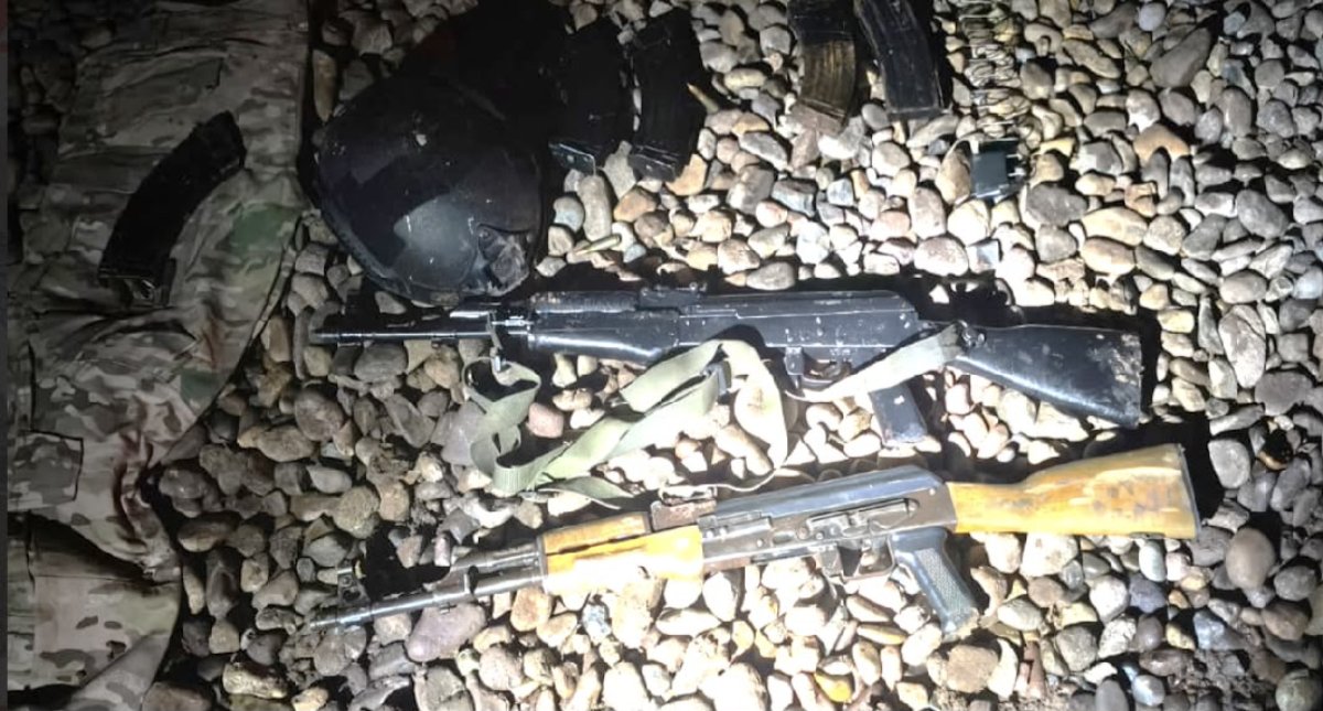 aseguran dos vehiculos armas largas y casi 200 cartuchos en navolato arma