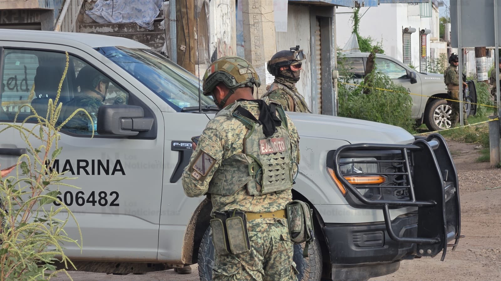 Asesinan a balazos a joven en puente peatonal del Campo El Diez, en Culiacán
