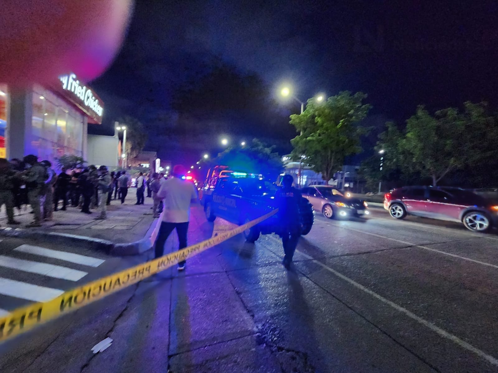 Influencer de Culiacán es asesinado afuera de un KFC mientras grababa contenido