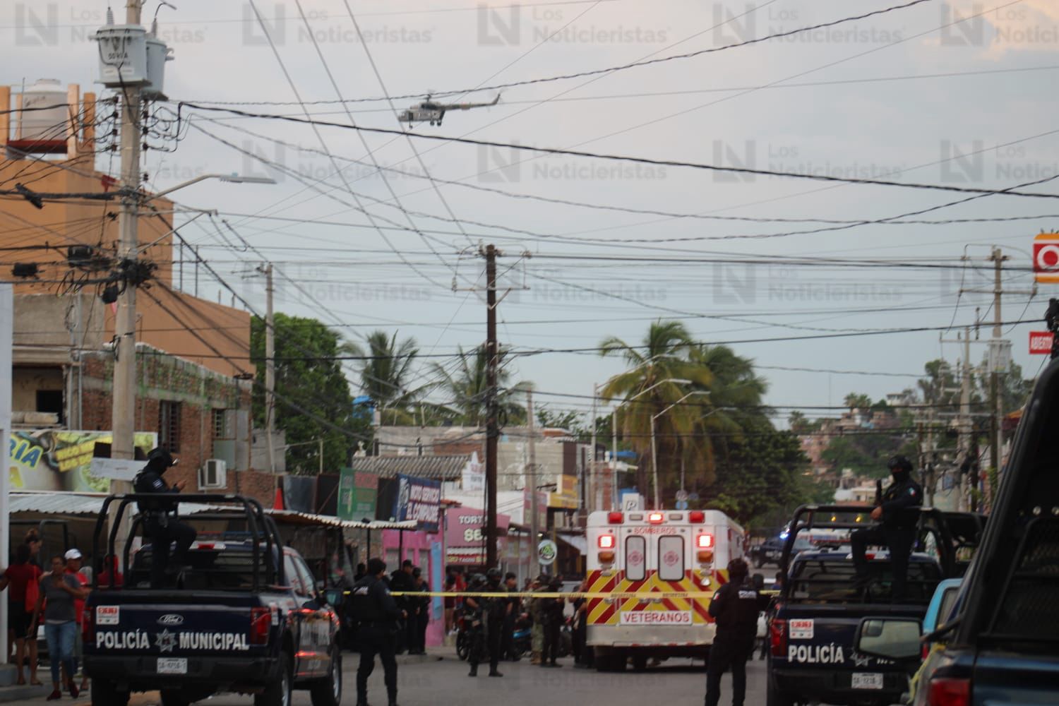 Helicóptero sobrevuela zona donde padre e hijo fueron asesinados en Mazatlán