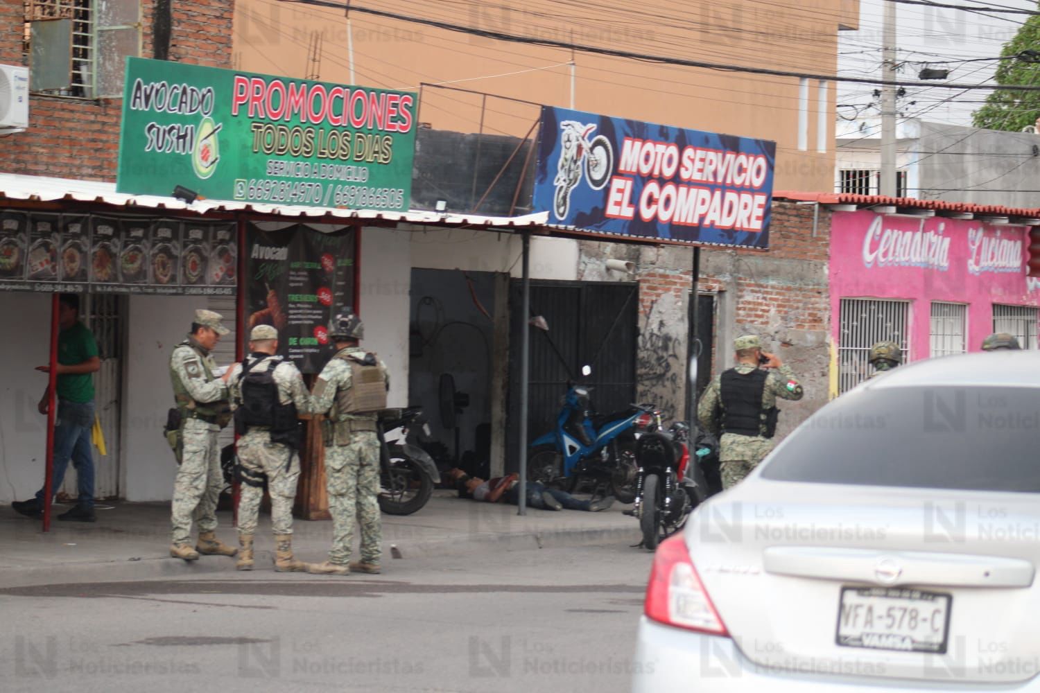 Asesinan a padre e hijo en taller de motos en Mazatlán