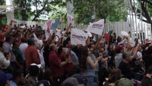 aspirantes del proceso interno de morena se reunen en asamblea informativa en culiacan bandera