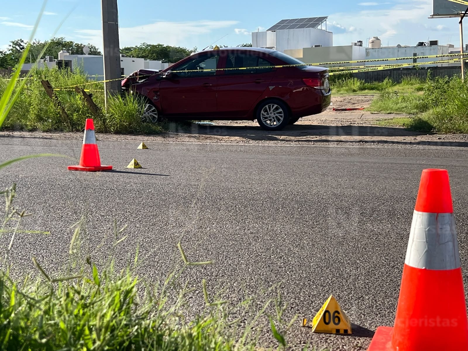 Atacan a balazos al conductor de un vehículo por la carretera Sanalona al oriente de Culiacán
