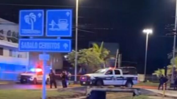 Vuelven a disparar contra expendio en El Toreo de Mazatlán, Sinaloa; hombre pierde la vida y otro queda herido