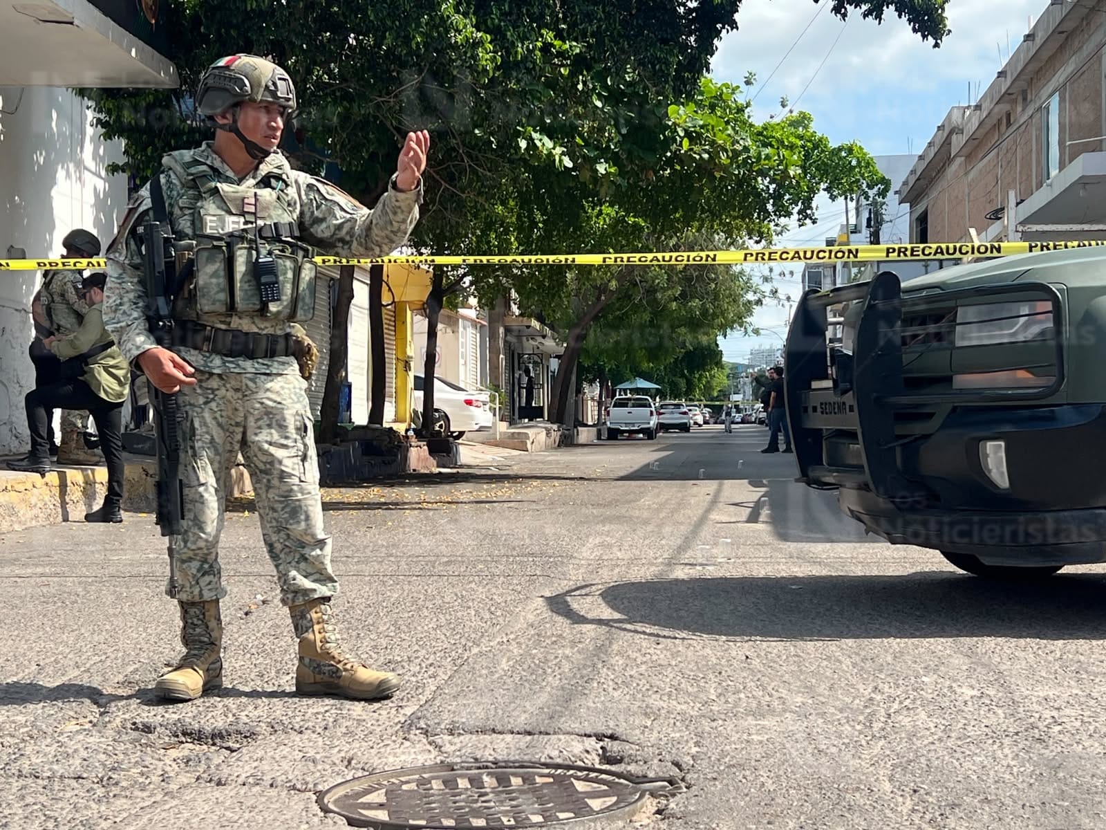 Atentado a las afueras de una casa de cambio deja una mujer herida en la colonia Centro de Culiacán