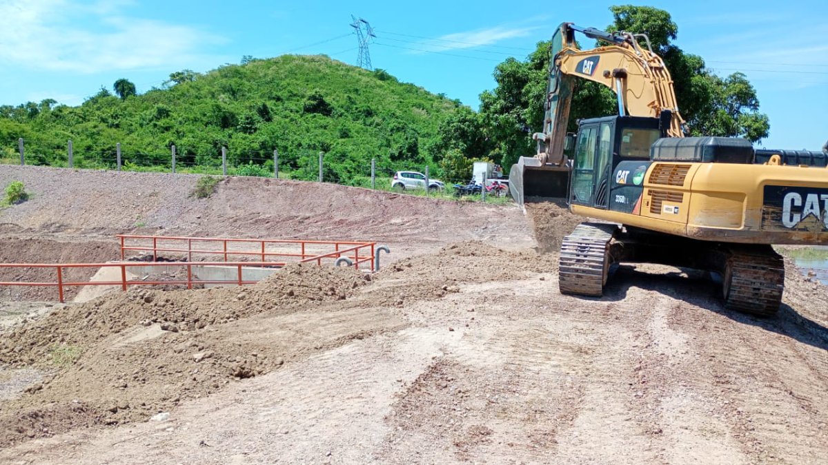 atiende conagua reparacion de tramos afectados en la red hidraulica de la presa santa maria
