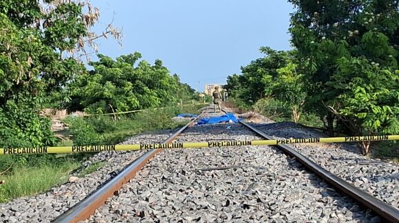 Hombre muere tras ser atropellado por el tren en Prados del Sol, Mazatlán, Sinaloa