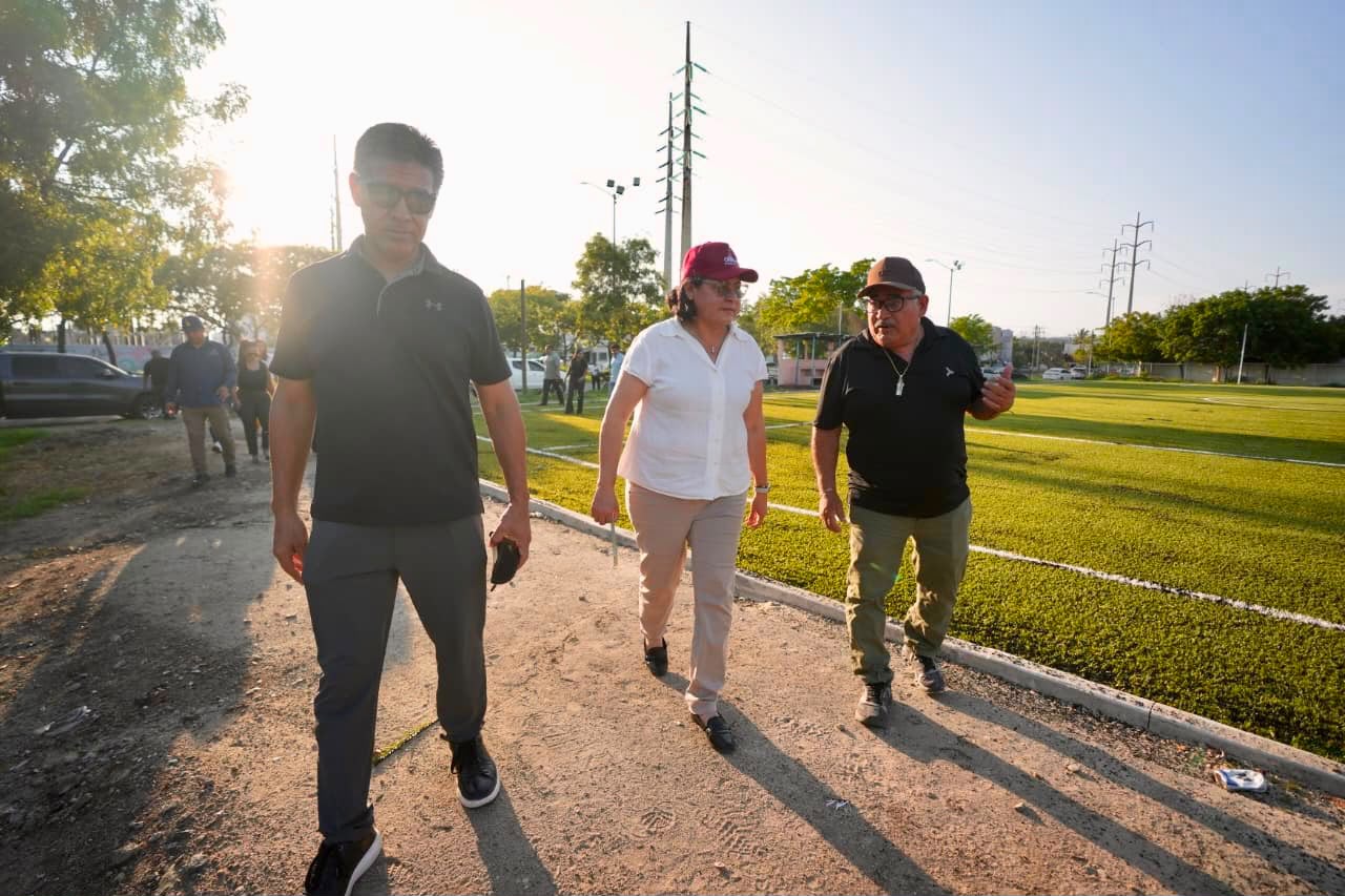 Avanza rehabilitación de cancha de futbol 7 de El Delfín, en Mazatlán