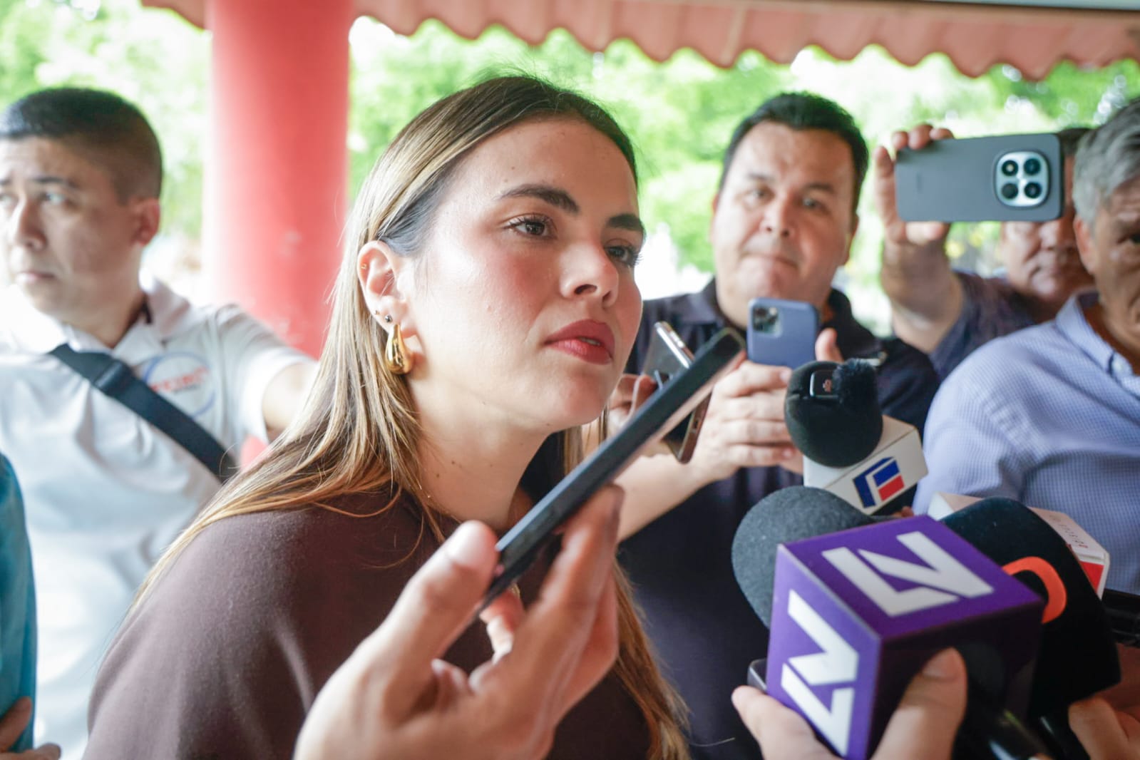 Ayto. de Culiacán entrega calles pavimentadas en la colonia Capistrano