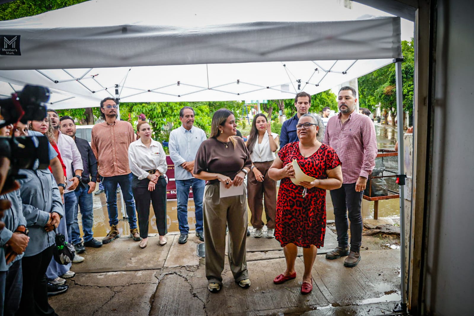 Ayto. de Culiacán entrega calles pavimentadas en la colonia Capistrano