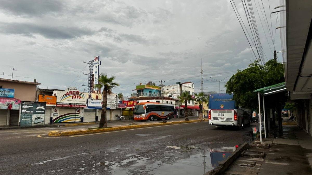 basta una llovizna y vuelve el apagon en villa union y la noria de mazatlan