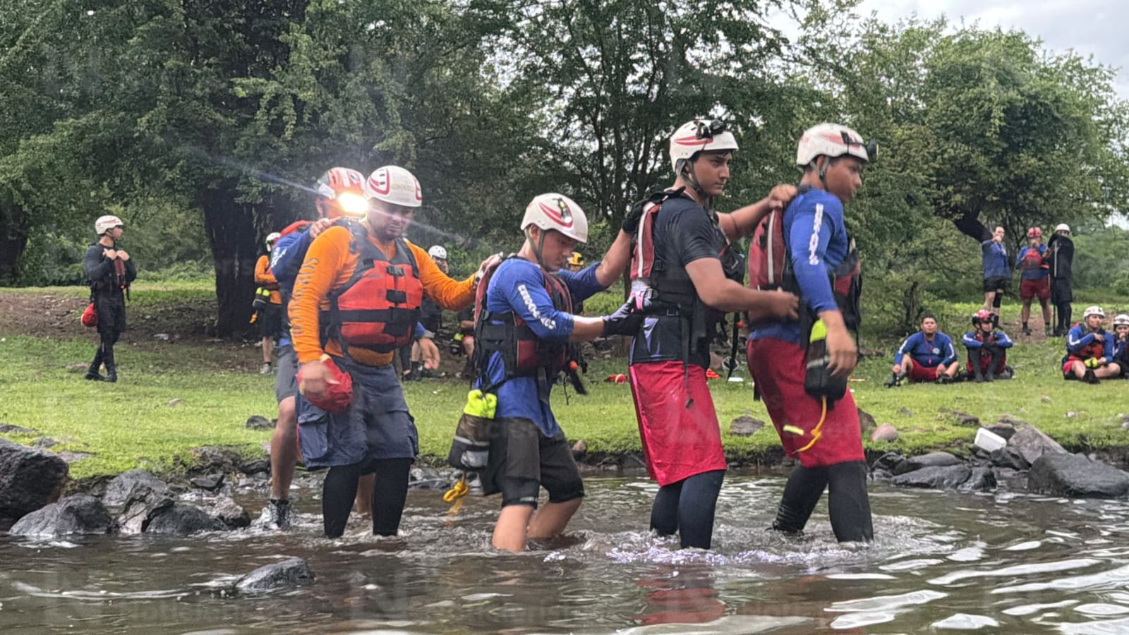 Bomberos Culiacán se certifica internacionalmente en rescate en aguas peligrosas