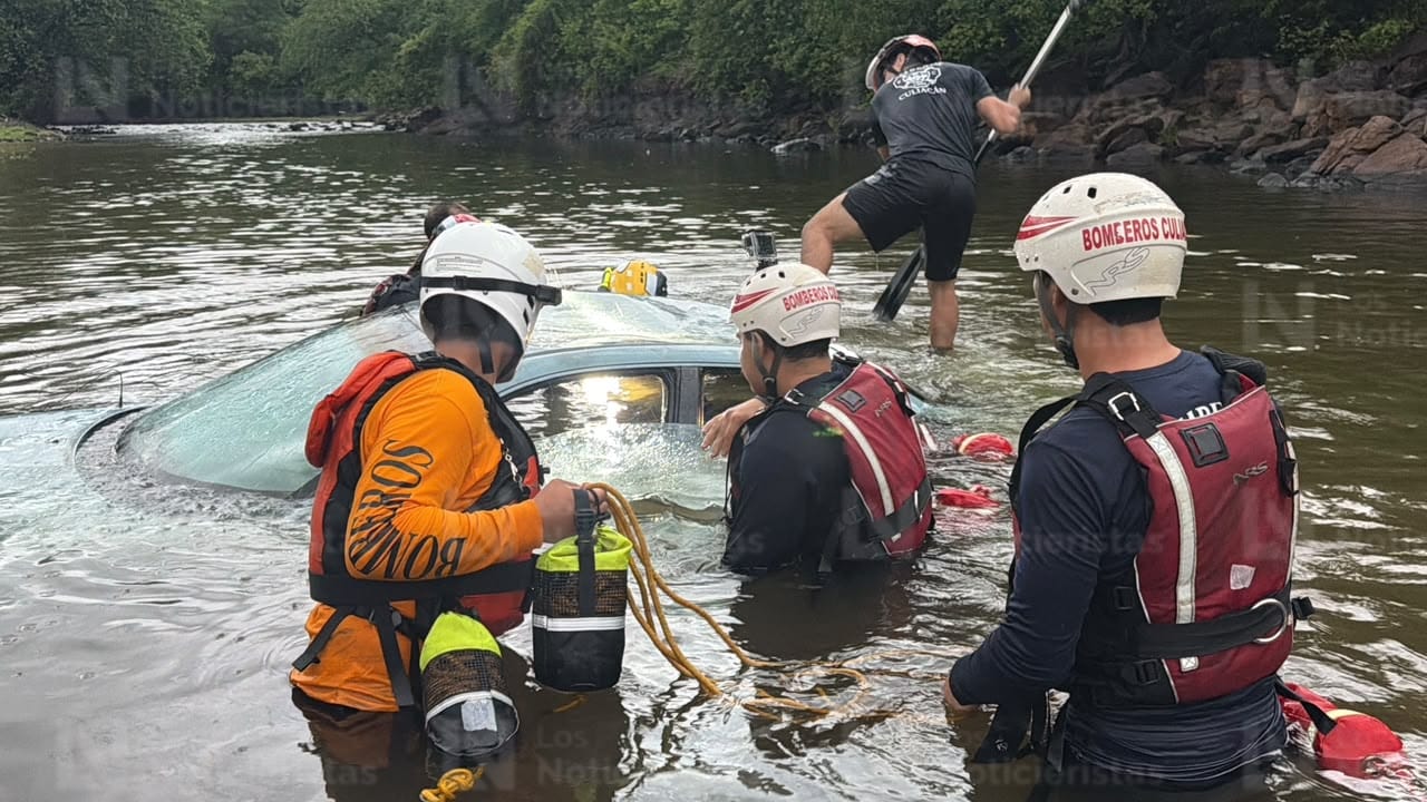 Bomberos Culiacán se certifica internacionalmente en rescate en aguas peligrosas
