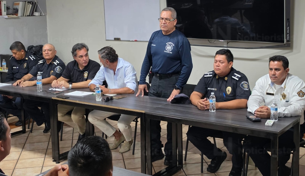 Bomberos Culiacán se certifica internacionalmente en rescate en aguas peligrosas