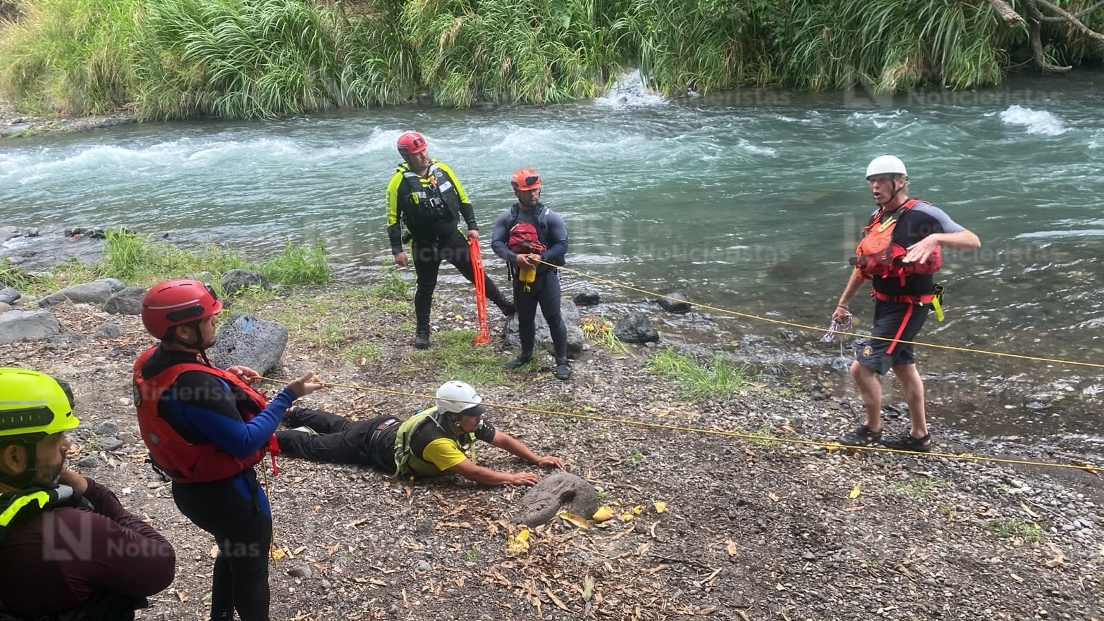 Bomberos Culiacán se certifica internacionalmente en rescate en aguas peligrosas