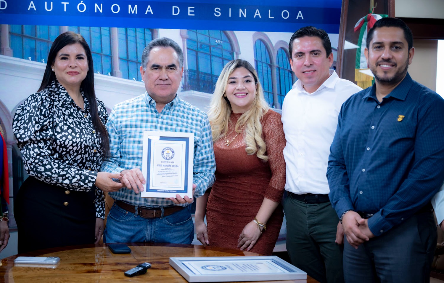 La UAS recibe el certificado oficial del Récord Guinness por clase masiva de boxeo fitness
