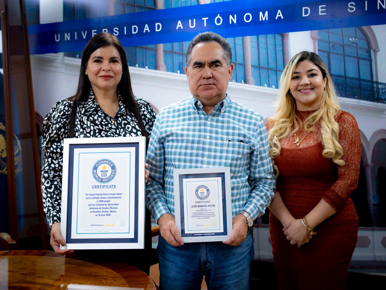 La UAS recibe el certificado oficial del Récord Guinness por clase masiva de boxeo fitness
