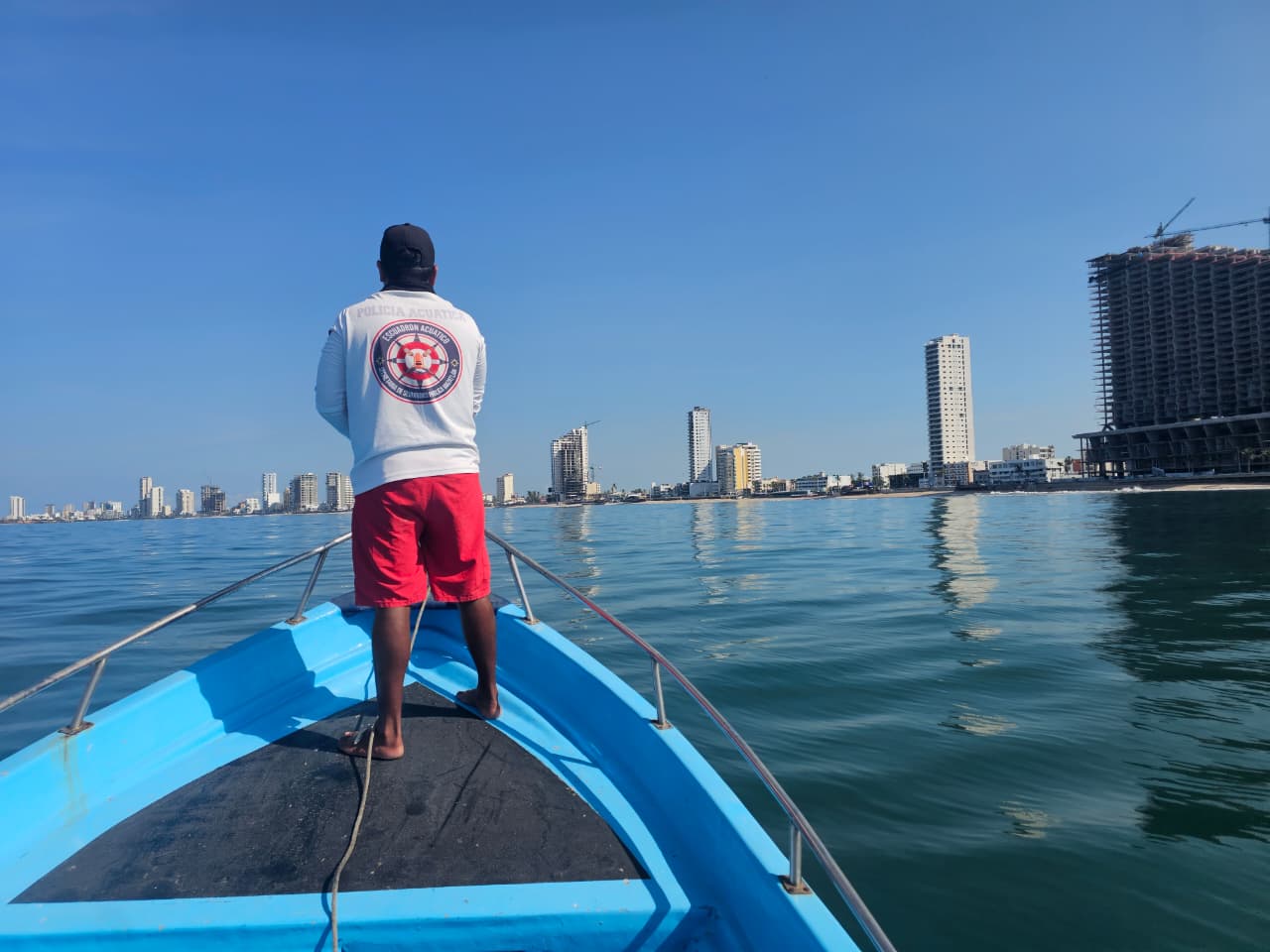 Búsqueda de joven desaparecido en playa de Mazatlán