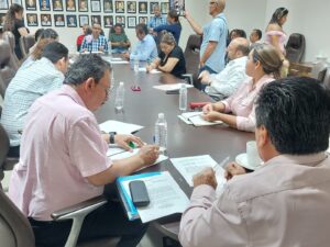 Jessy Martínez expone crisis financiera en Mocorito