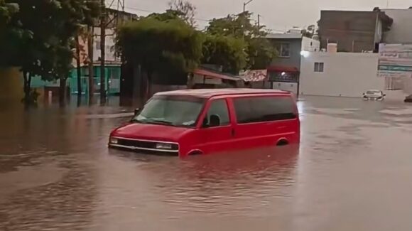 Mazatlán, Sinaloa registra lluvia torrencial de 156 milímetros y activa operativo de atención este sábado