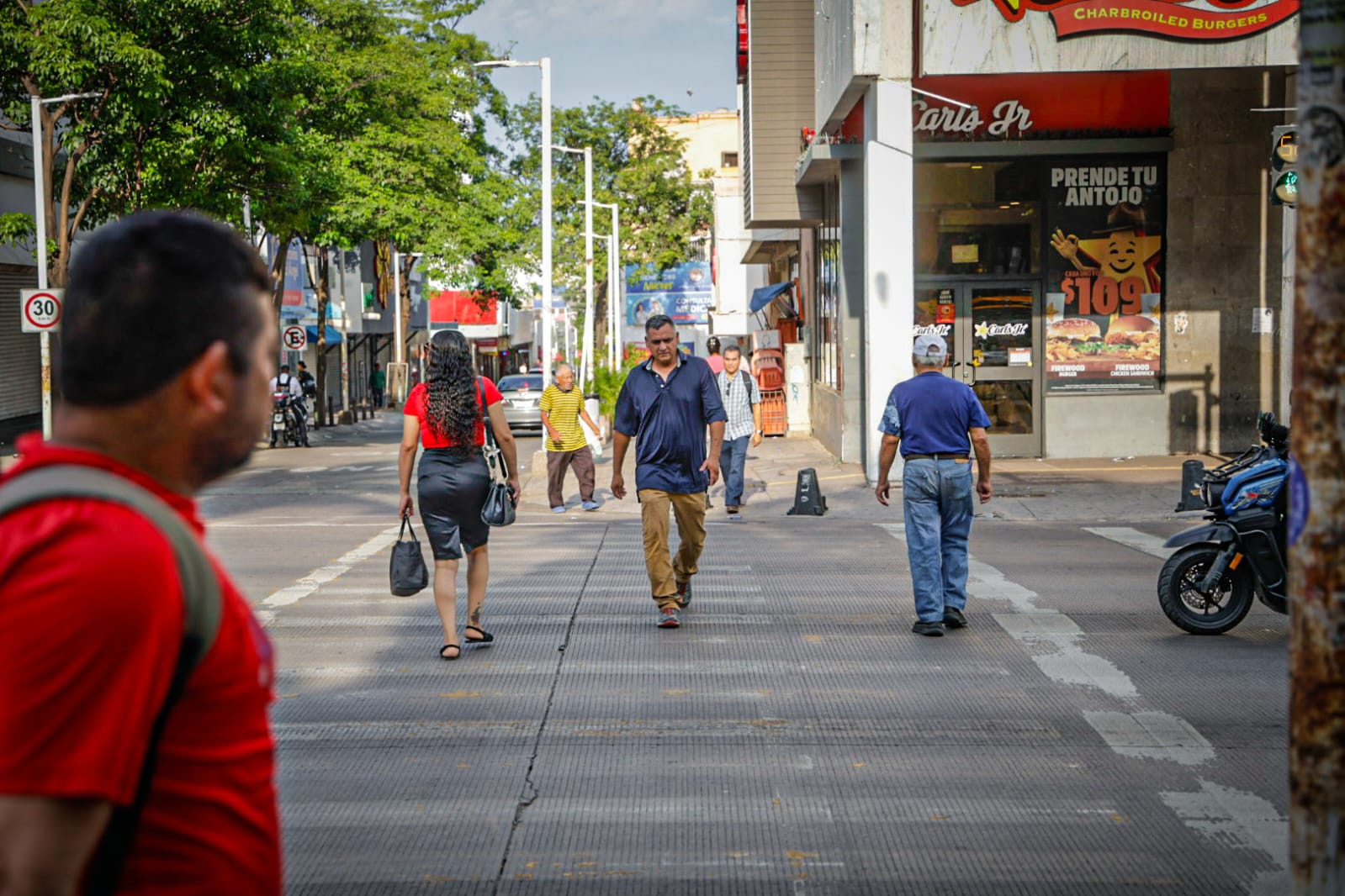 Caminata por una Movilidad Más Segura y Sostenible, en el marco de la conmemoración del Día Mundial del Peatón