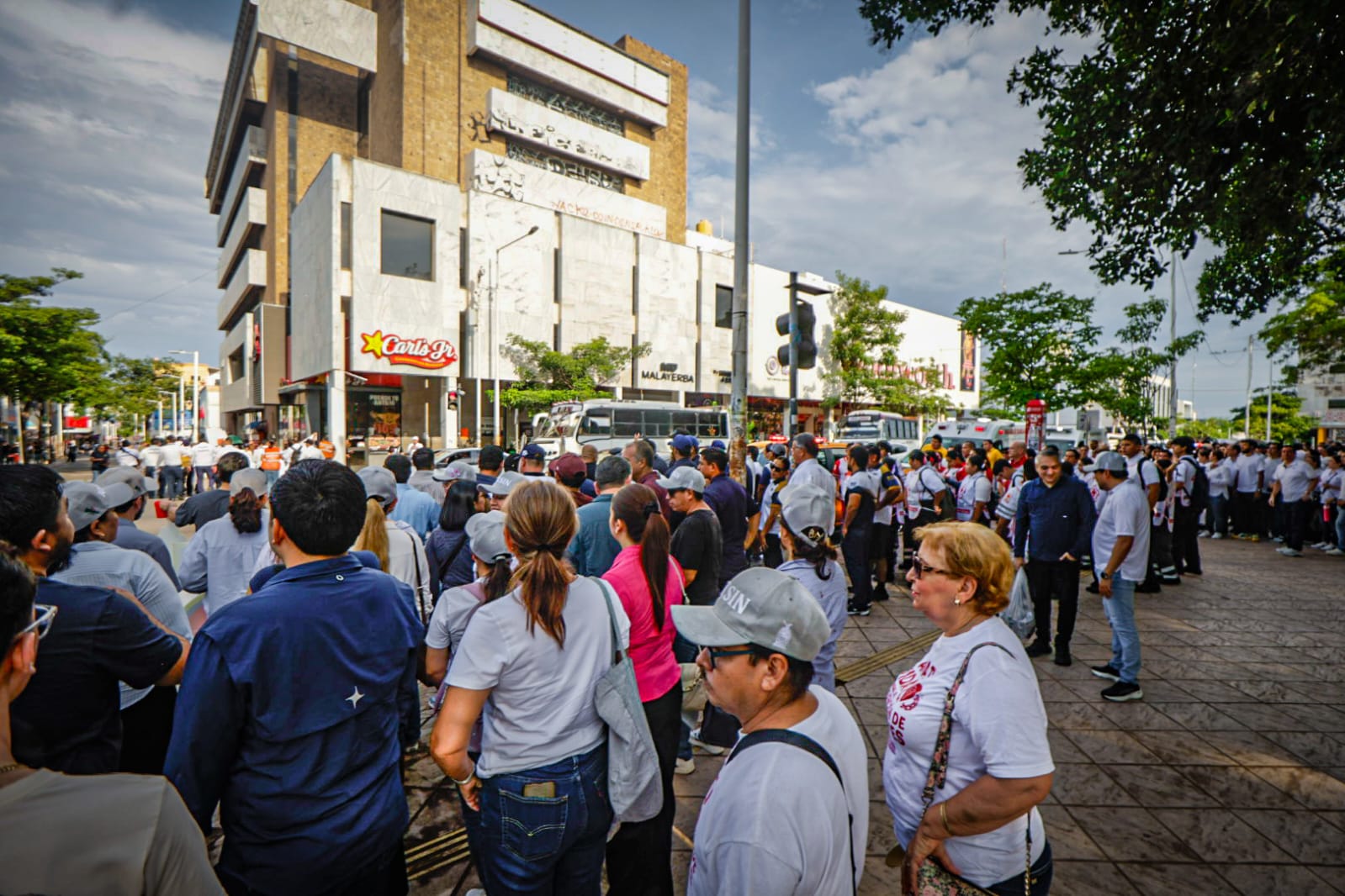 Caminata por una Movilidad Más Segura y Sostenible, en el marco de la conmemoración del Día Mundial del Peatón